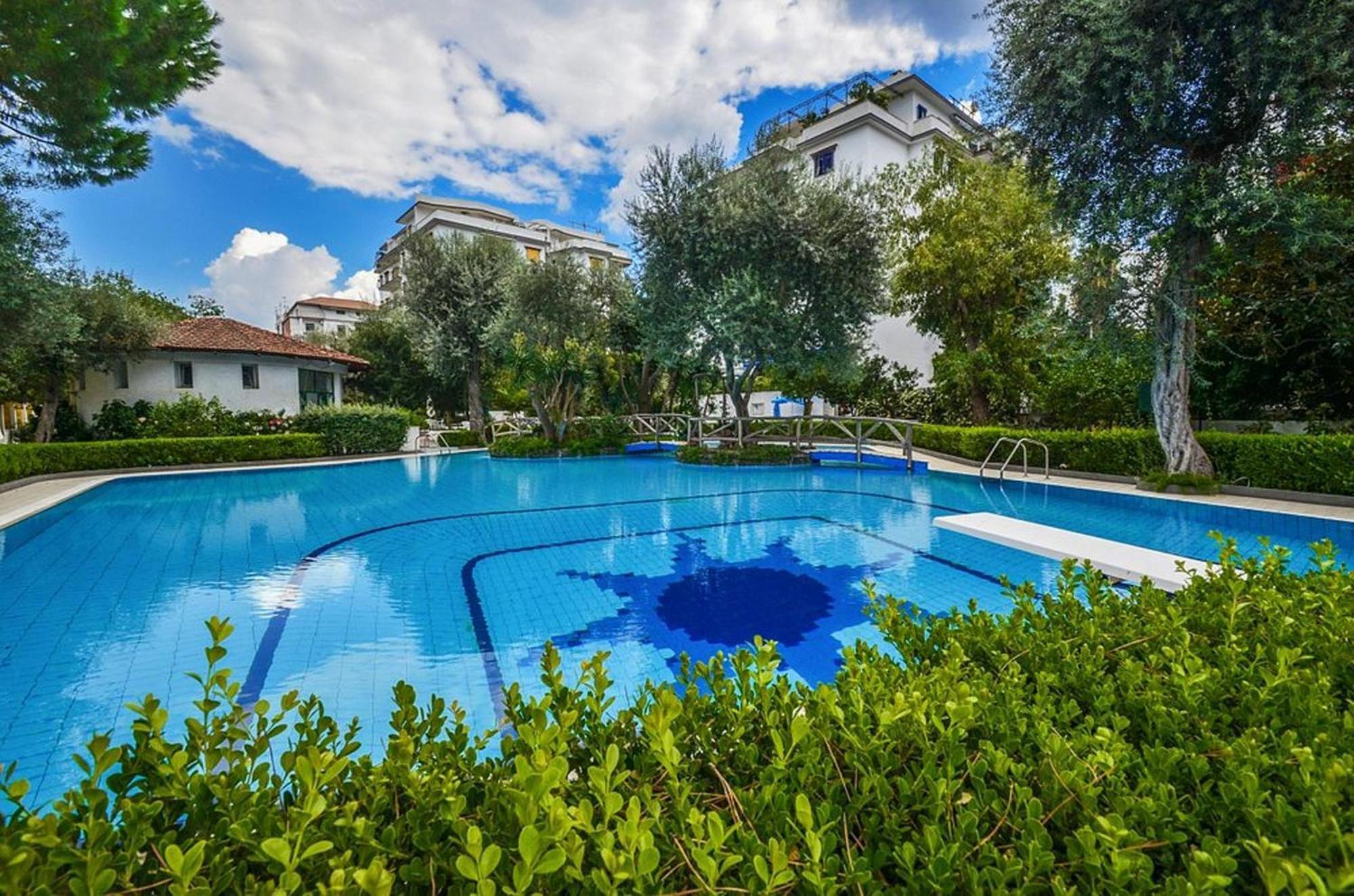 Casa Mar - Elegant Apartment With Pool And Panoramic Terrace In The Heart Of Sorrento Exterior foto