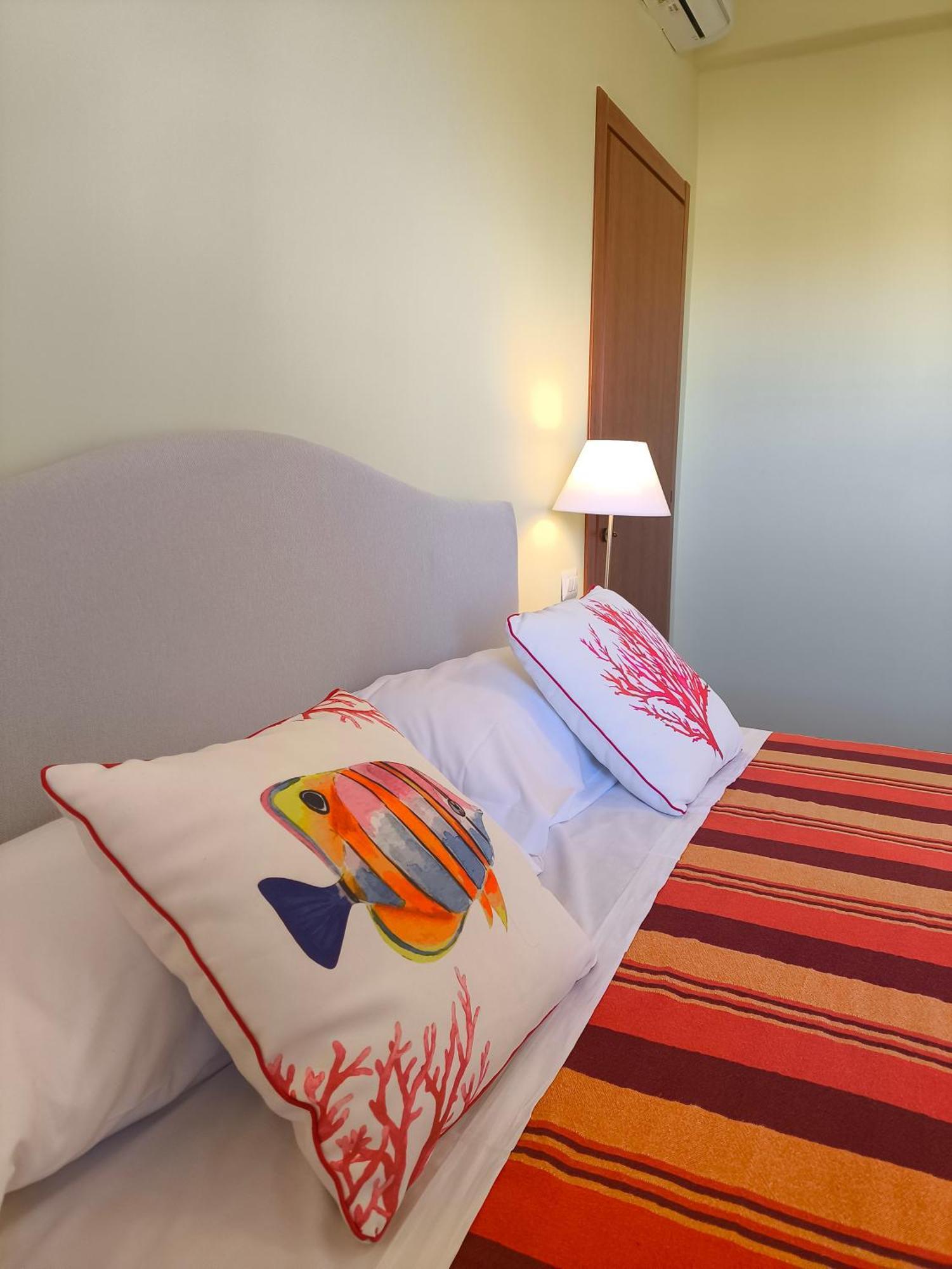 Casa Mar - Elegant Apartment With Pool And Panoramic Terrace In The Heart Of Sorrento Exterior foto